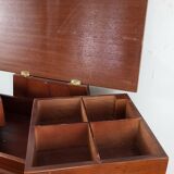 Scandinavian worker compass feet