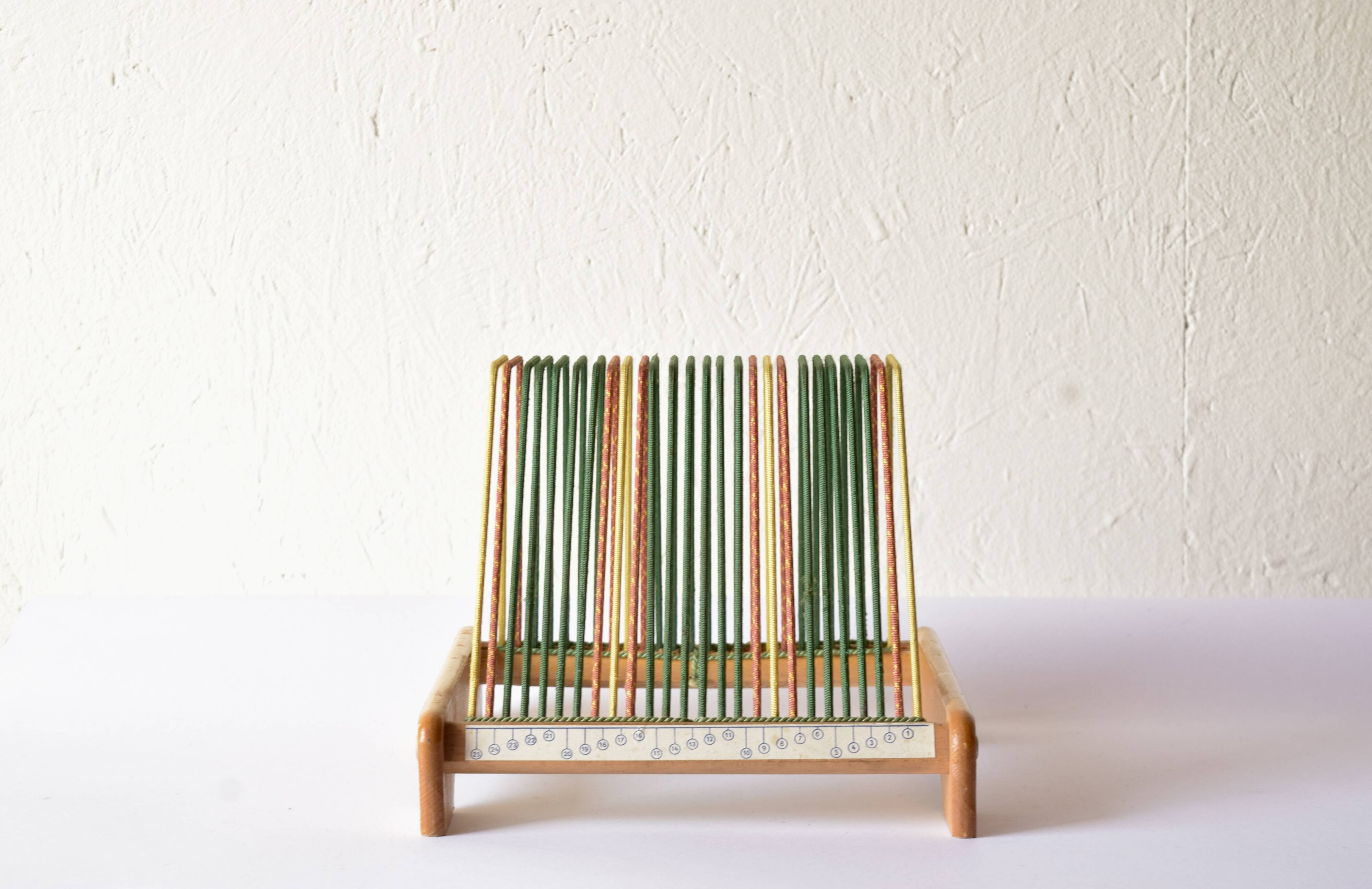 Vintage record rack for 25 vinyls - 1960s