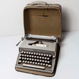 Typewriter Remington Monarch