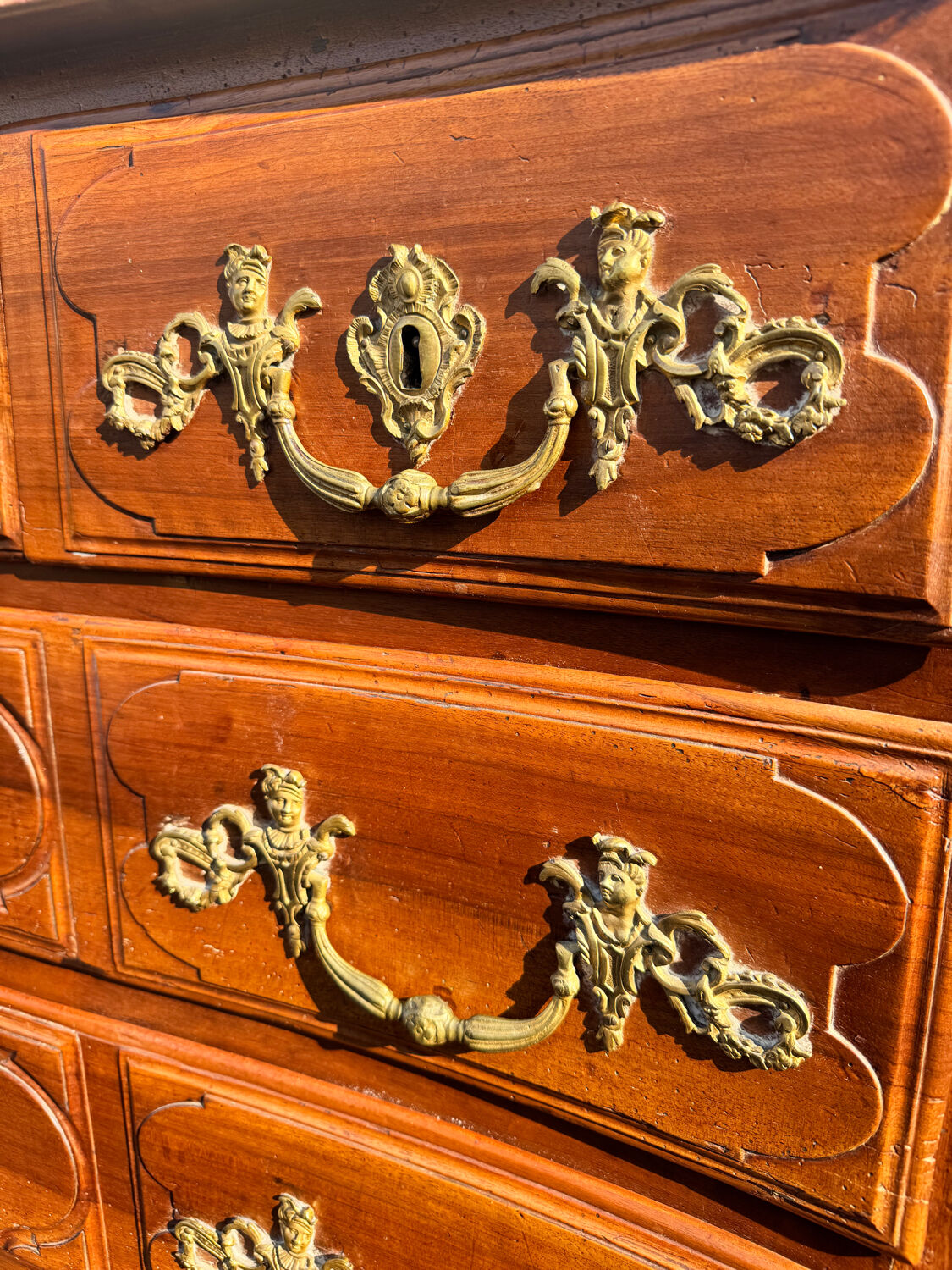 Parisian commode from the Louis XIV – Louis XV period, 18th century.