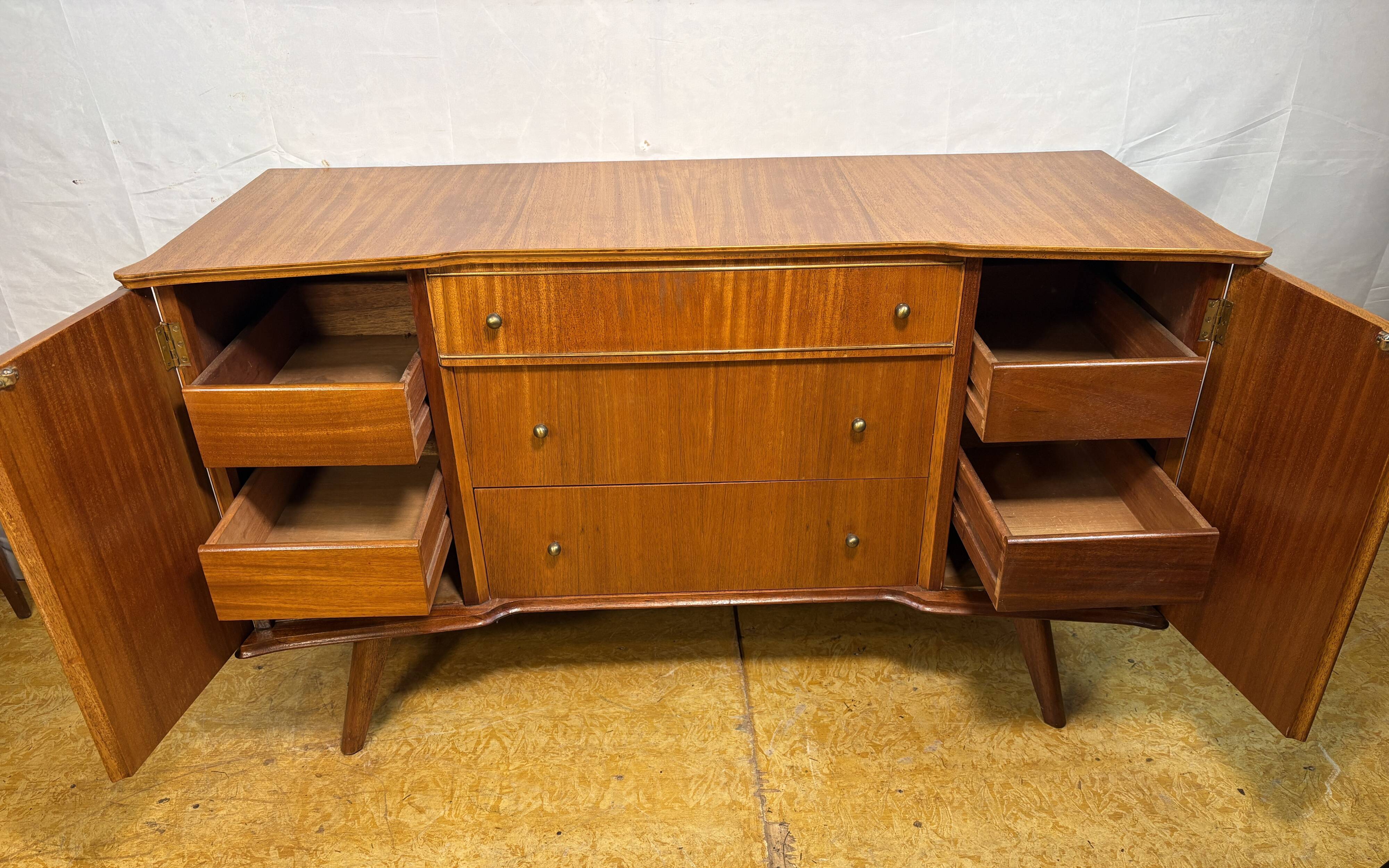 Mid-Century Retro Vintage Teak Sideboard by William Lawrence 1960  Elegant