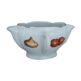 Gravy boat