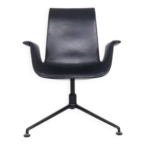 chaise pivotante noire