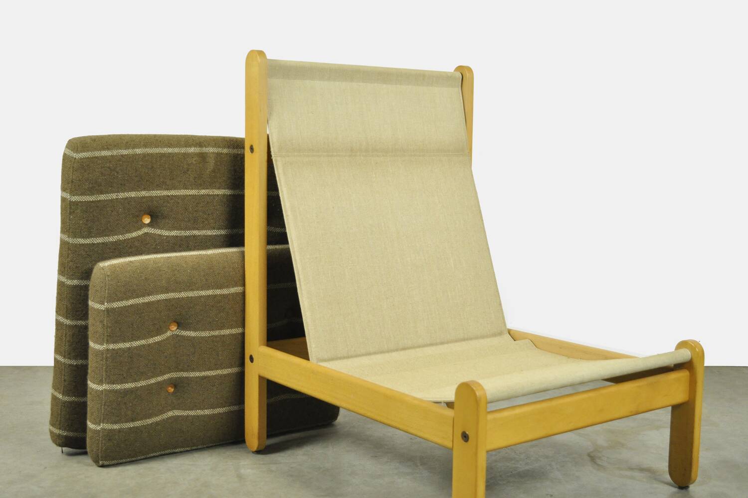 🟡 Vintage oak lounge chair with wool upholstery / Denmark 1960s