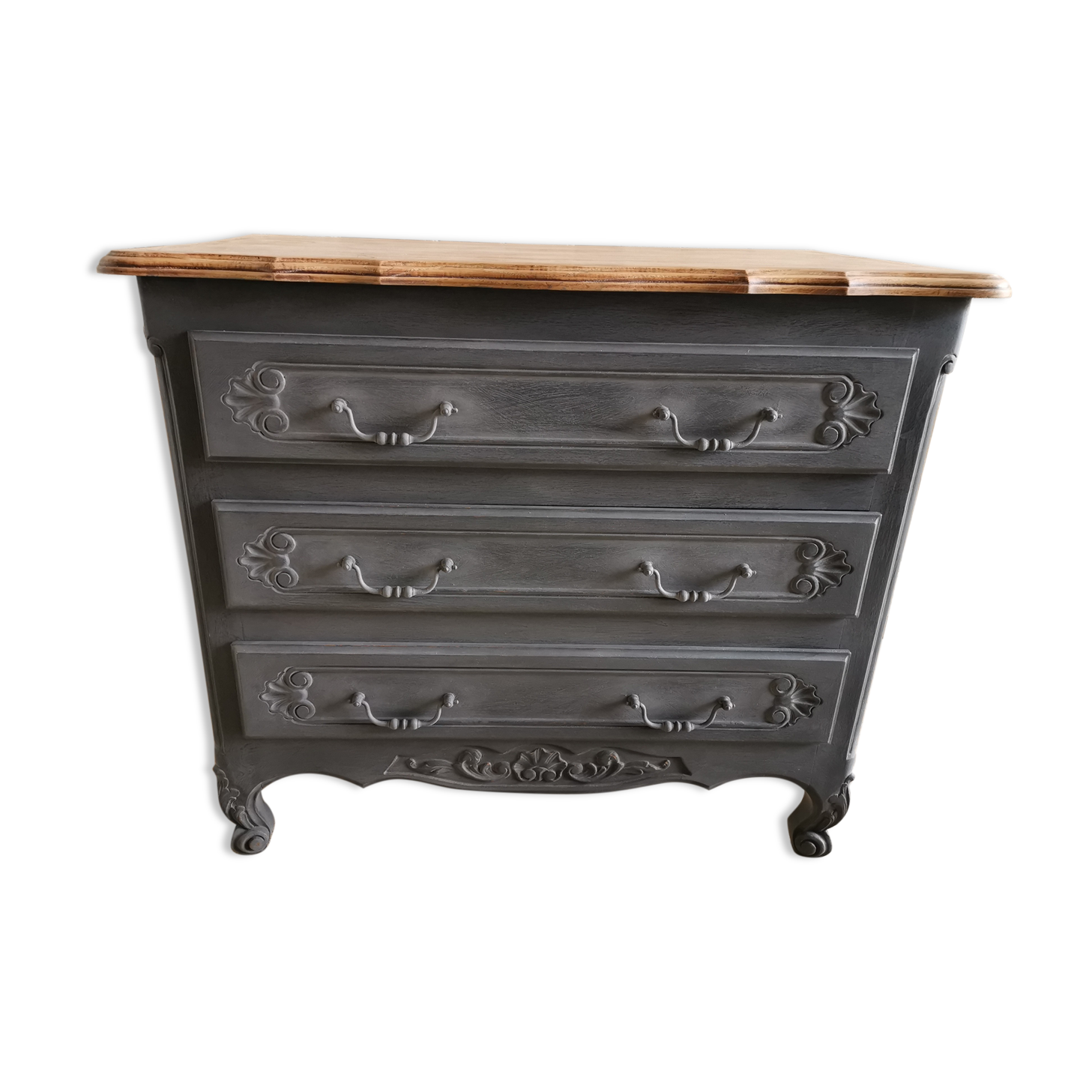 Antique chest of drawers