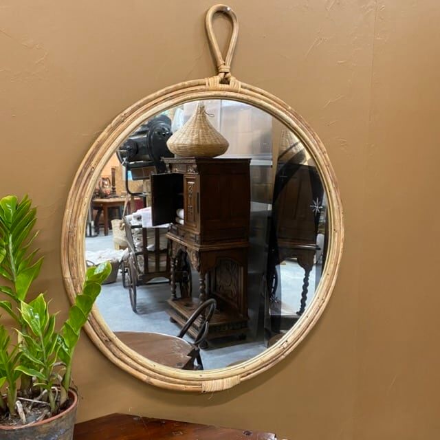 Round rattan mirror with ring