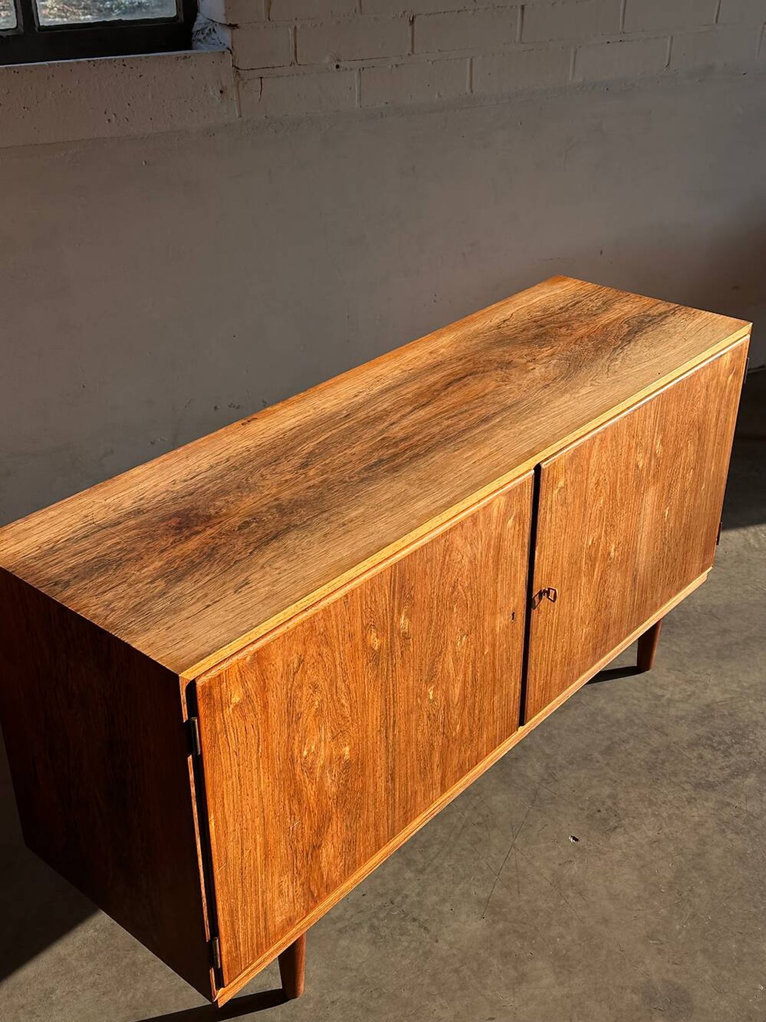 Buffet en palissandre, Carlo Jensen, Hundevad & Co, années 1960, Danemark