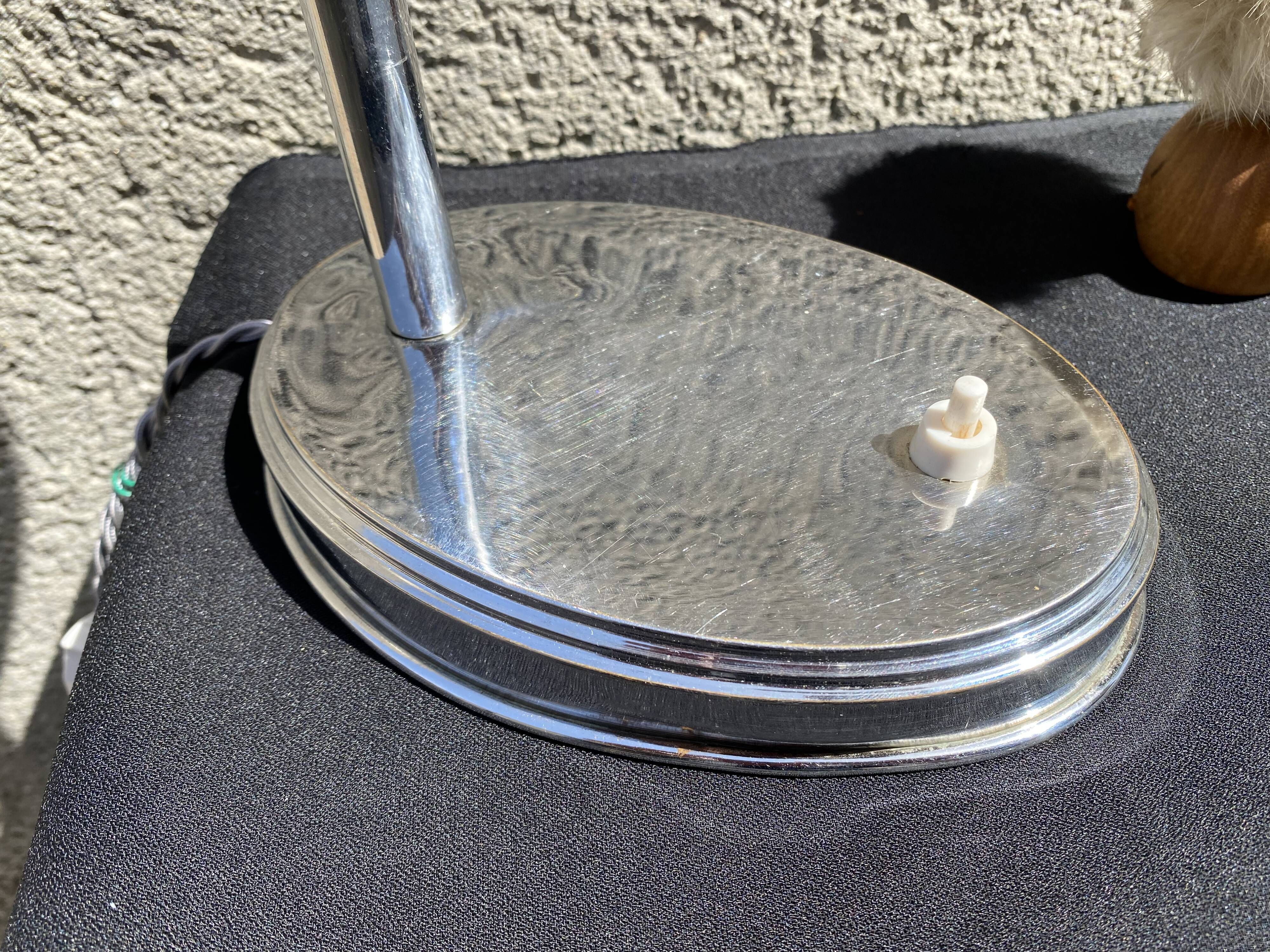 Flexible desk lamp vintage art deco design