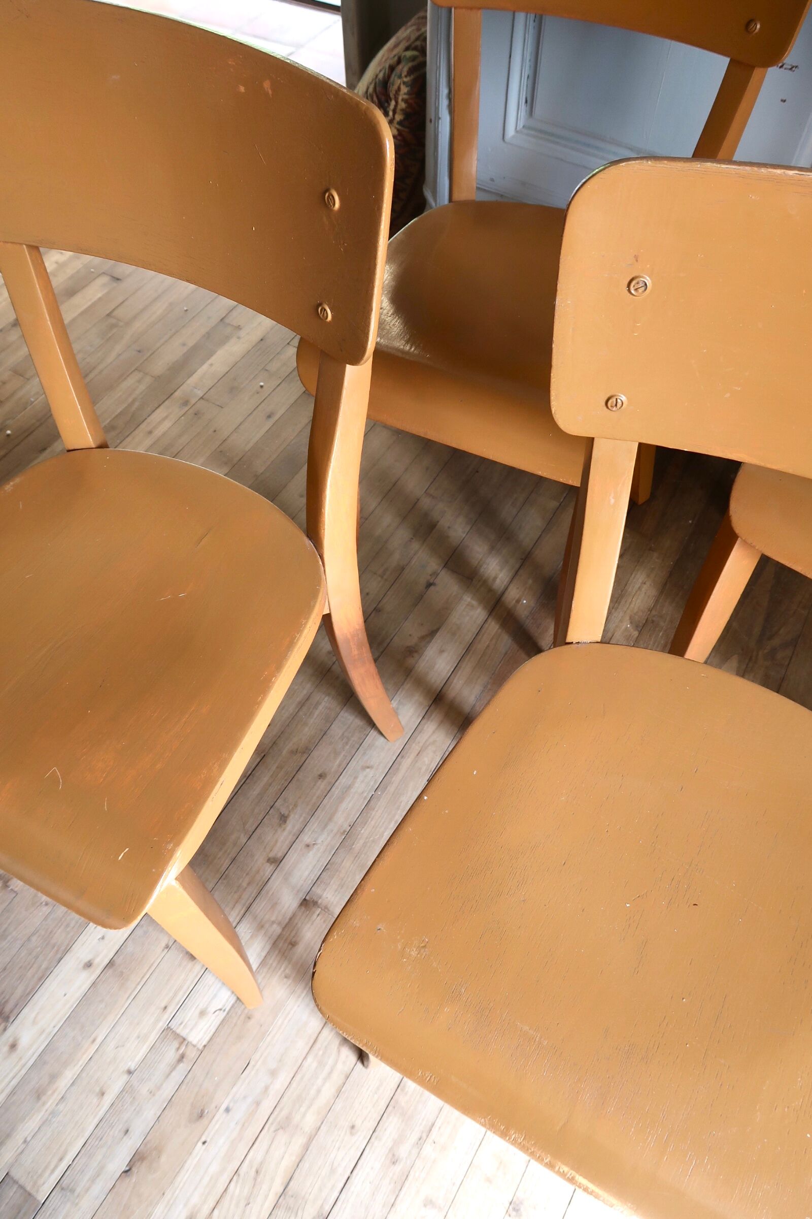 Lot de 4 chaises bistrot en bois peint