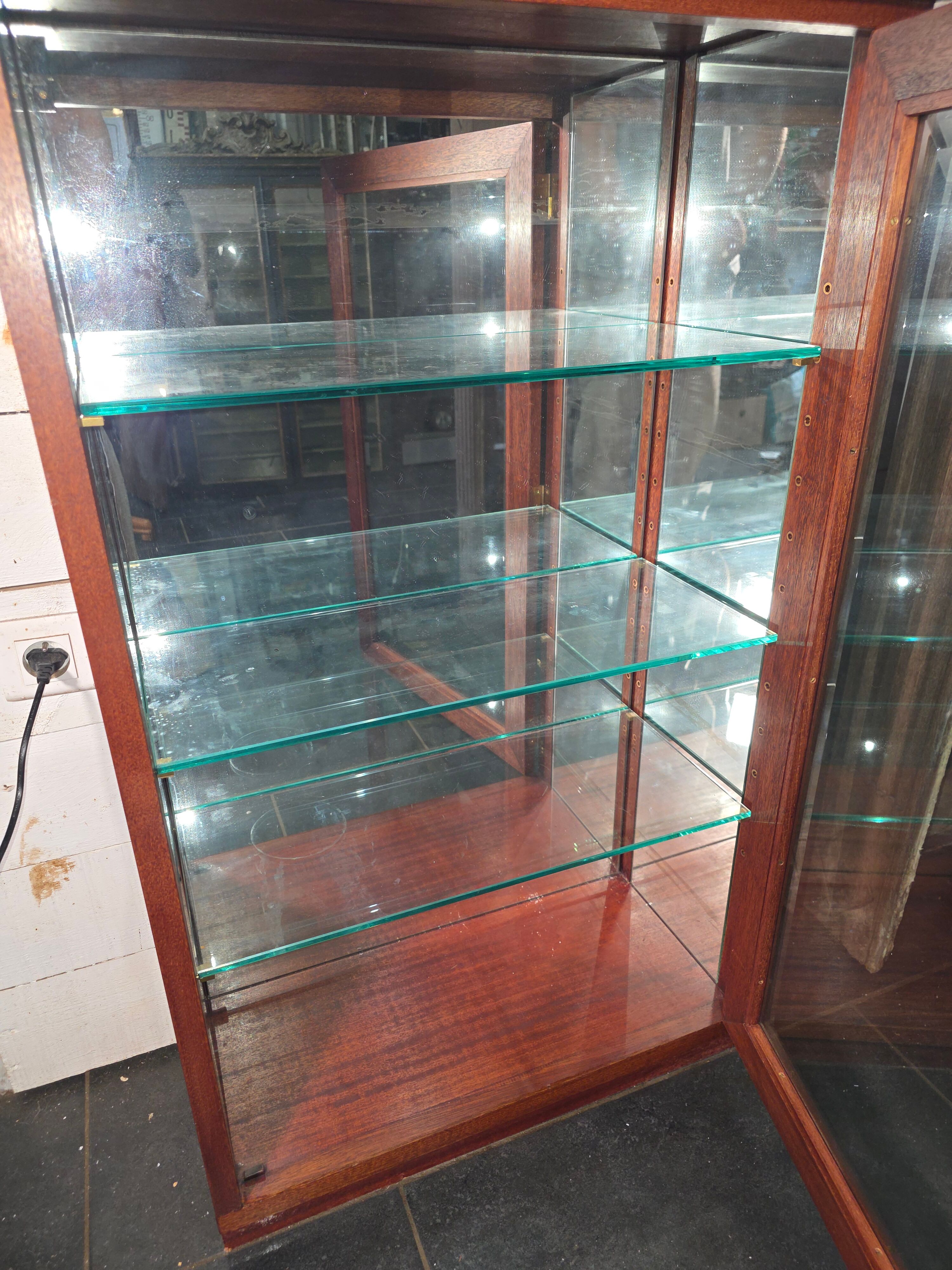 Mahogany display cabinet 20th century