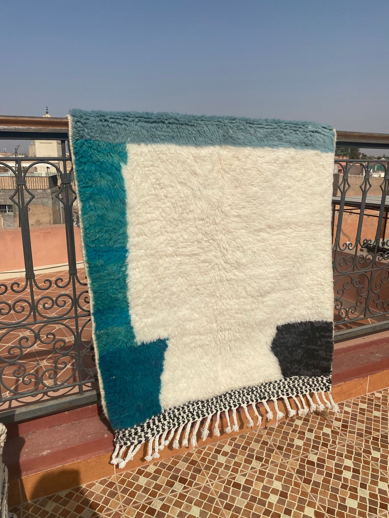 Berber carpet beni ouarain blue ocean