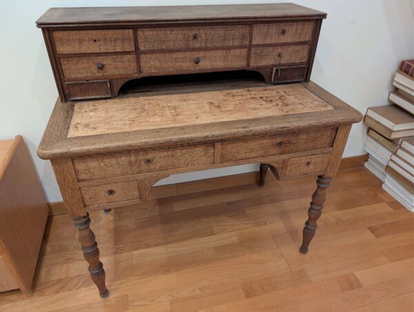 ​Bureau de pente ''Bonheur-du-jour'' en chêne massif – Style Louis-Philippe /