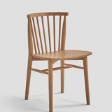 Chaises en bois