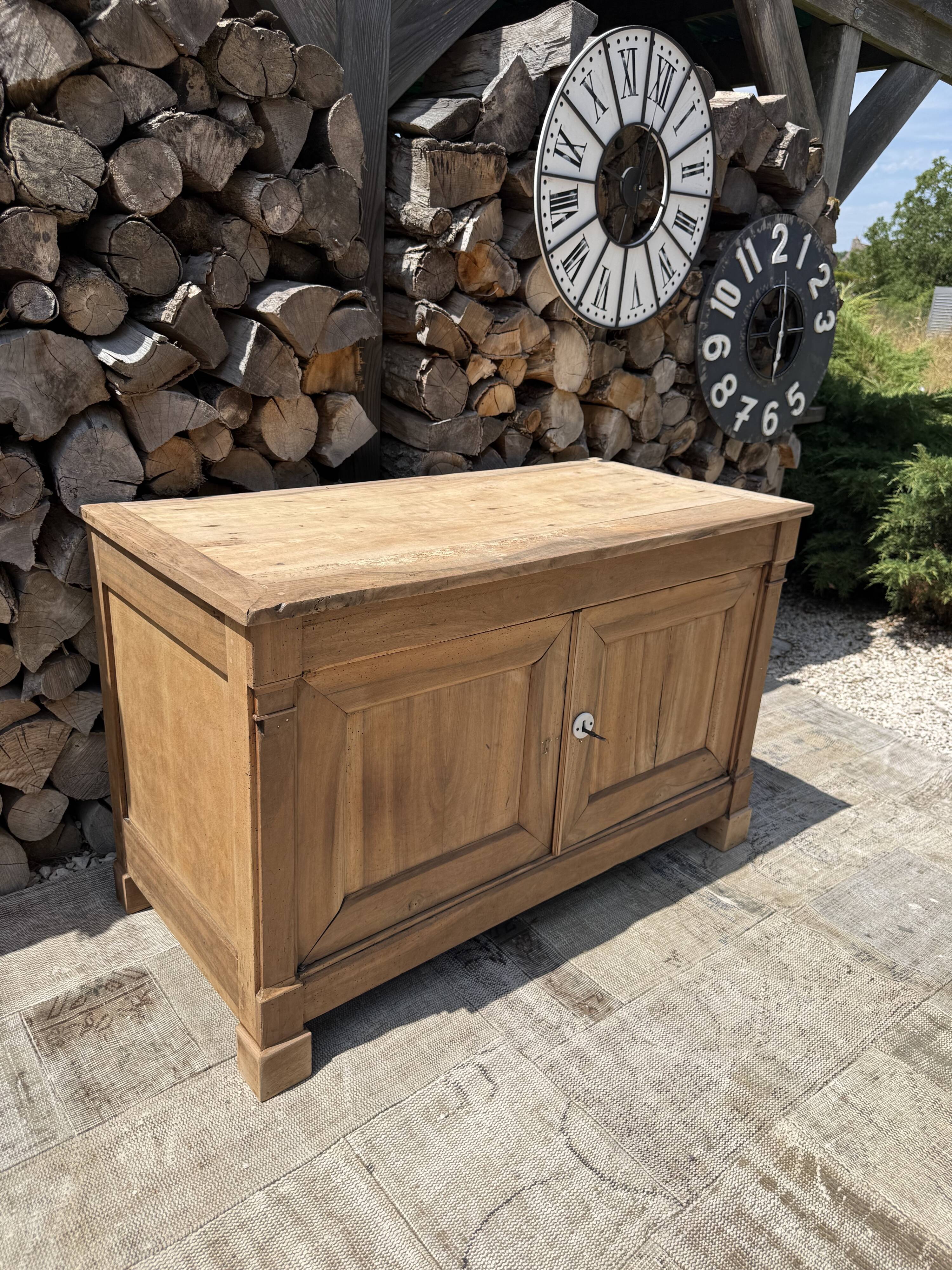 Maie ancienne rénovée / Buffet massif