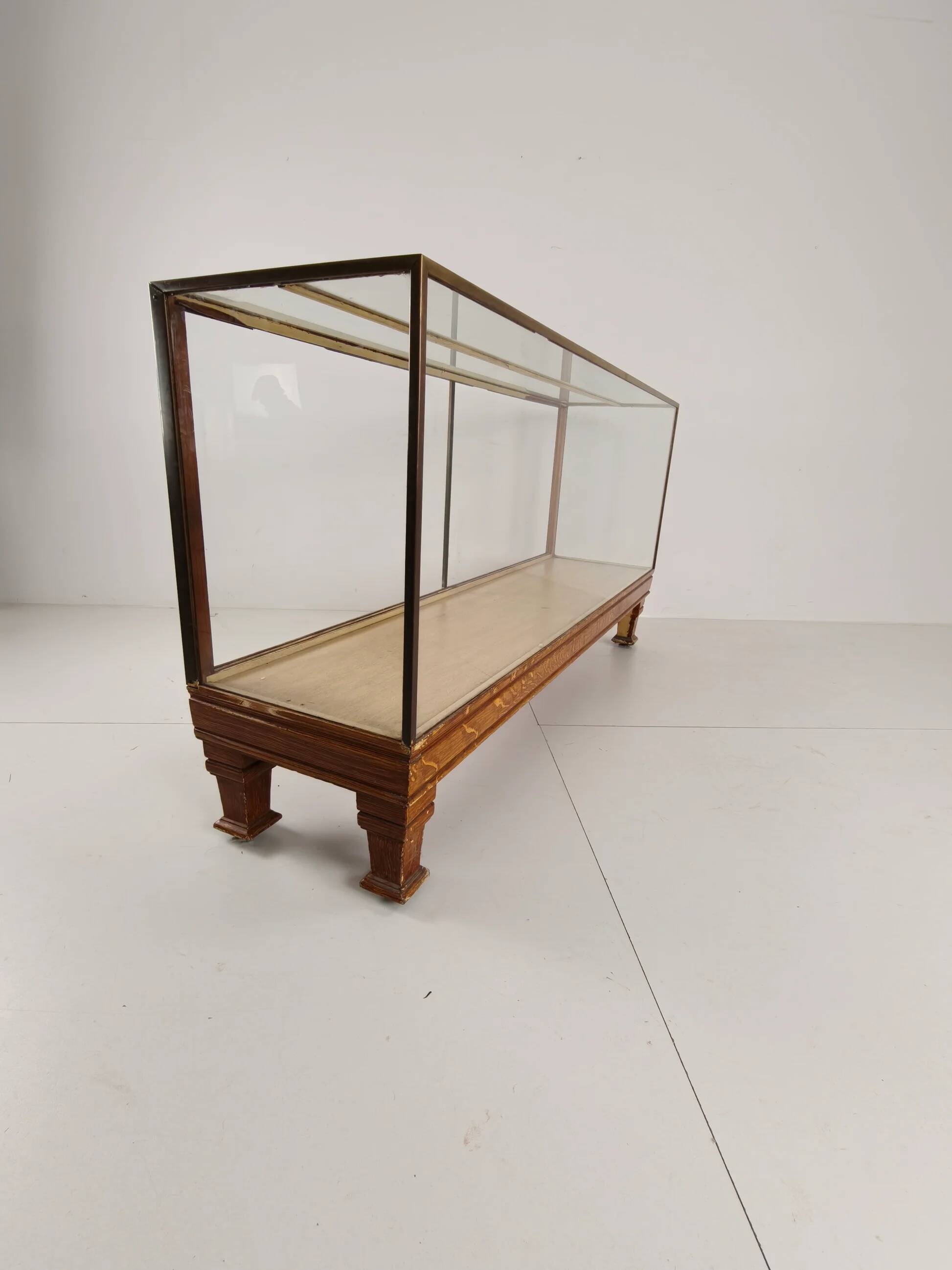 Comptoir de magasin ancien en laiton anglais – modèle étroit avec mesures en yards