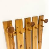 Vintage wall coat rack in solid pine