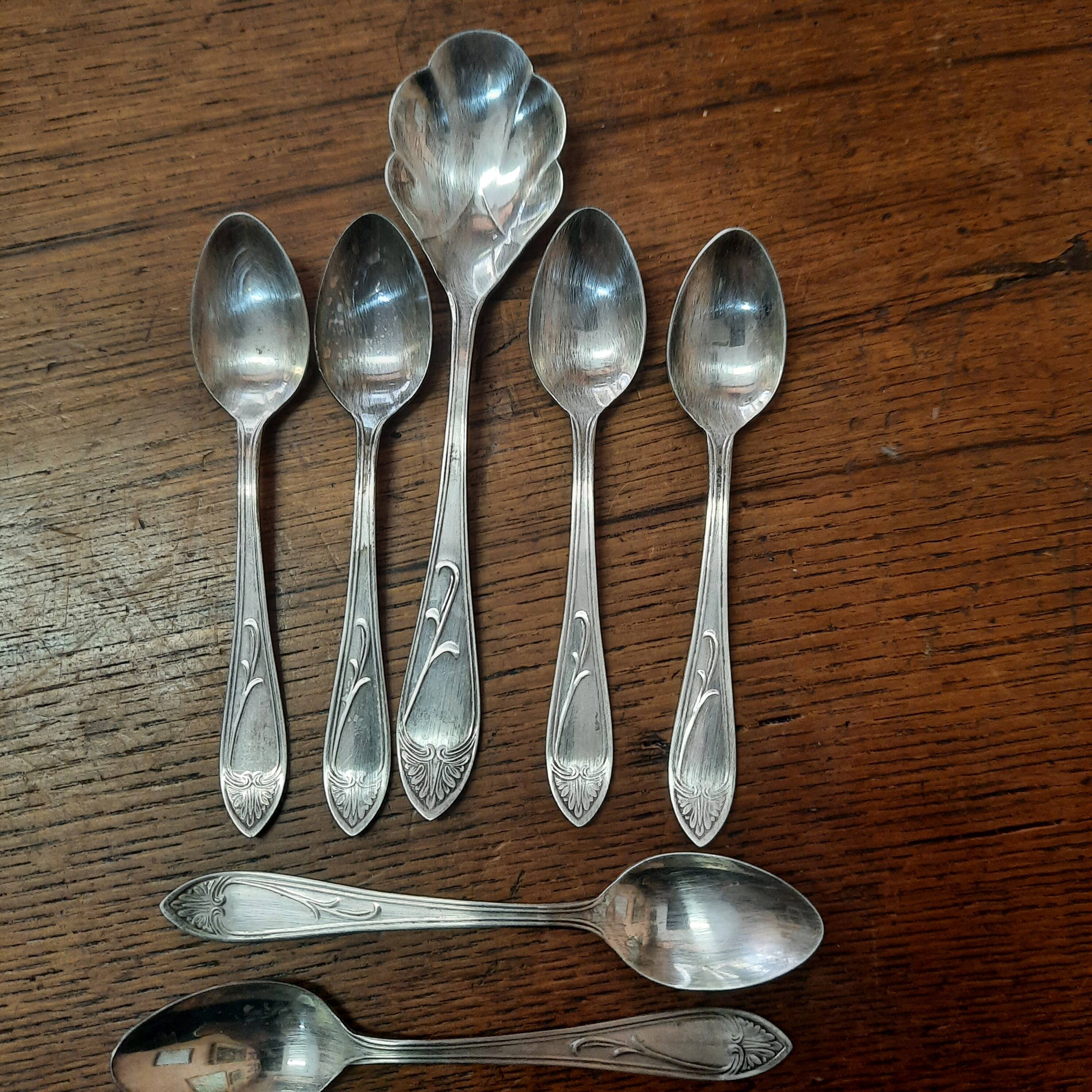 Set of desert spoons