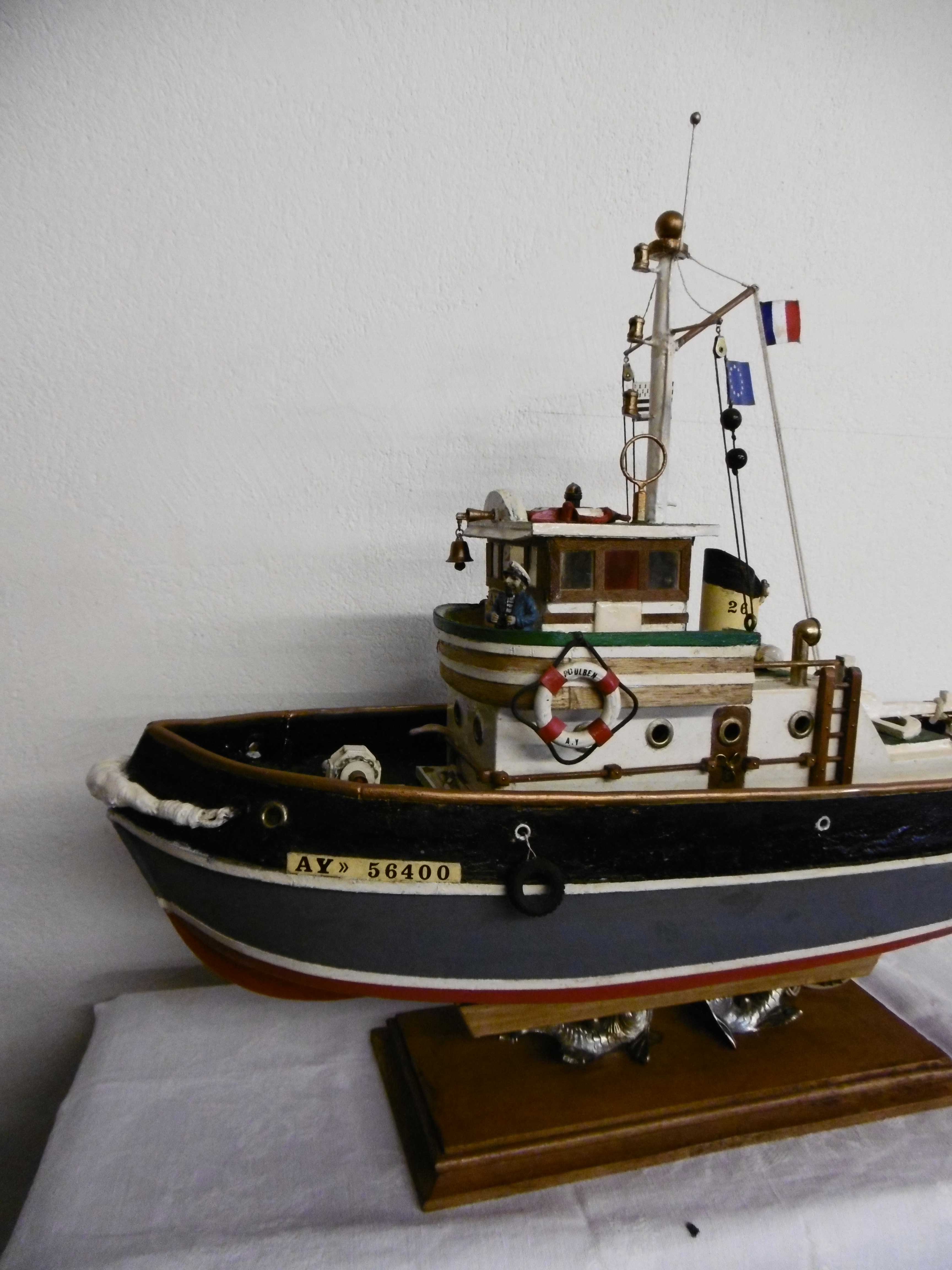 Maquette de bateau, remorqueur abeille 26