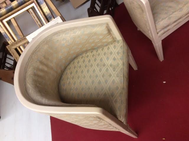 2 toad chairs