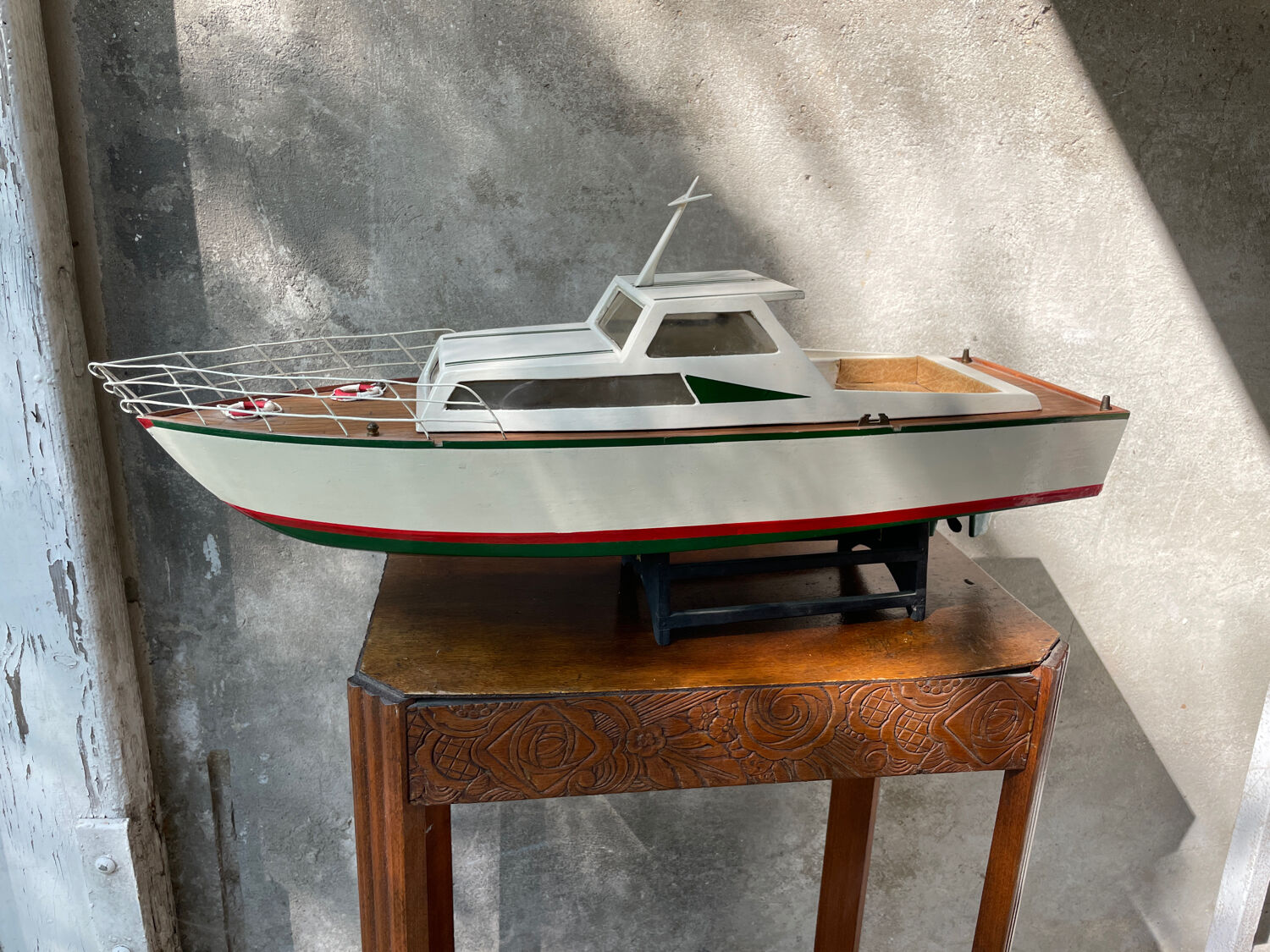 Model boat