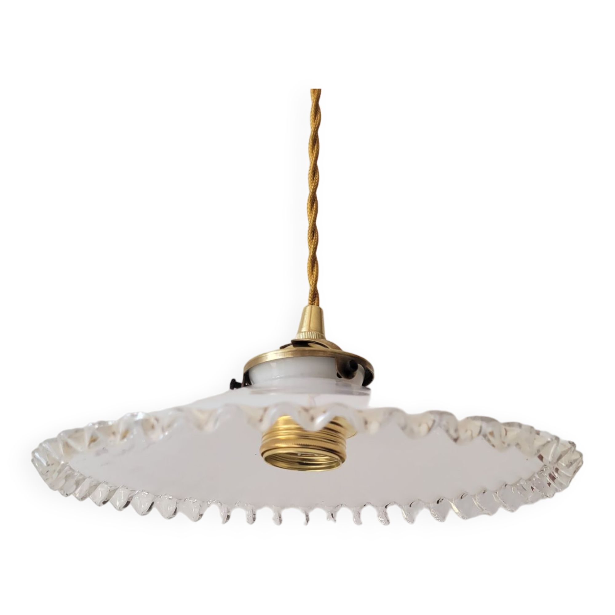 Duo of serrated opaline suspensions