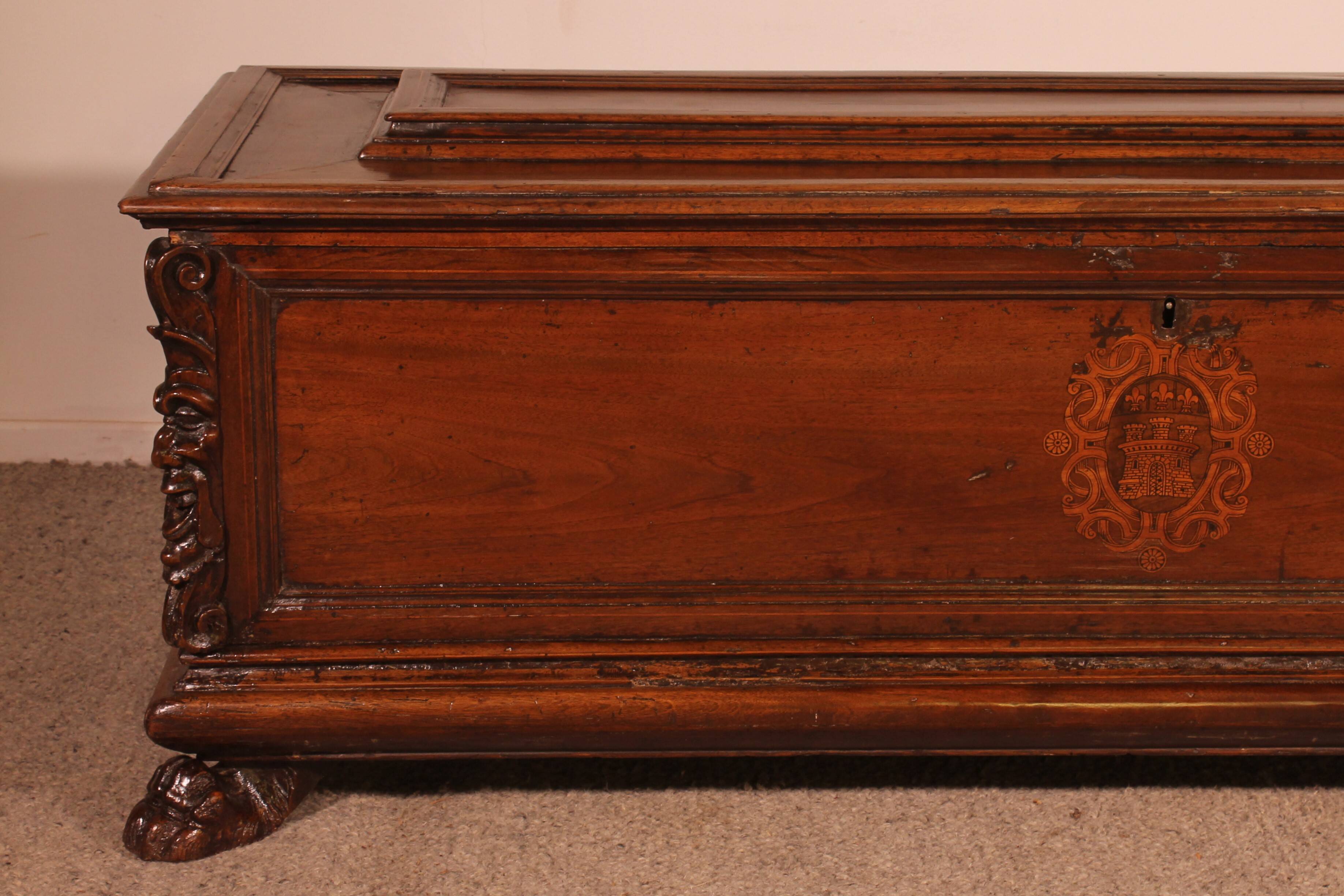 Italian Renaissance Cassone or Wedding Chest in Walnut - 16th Century