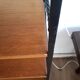 Etagère sur pieds bois clair et pieds métal années 50