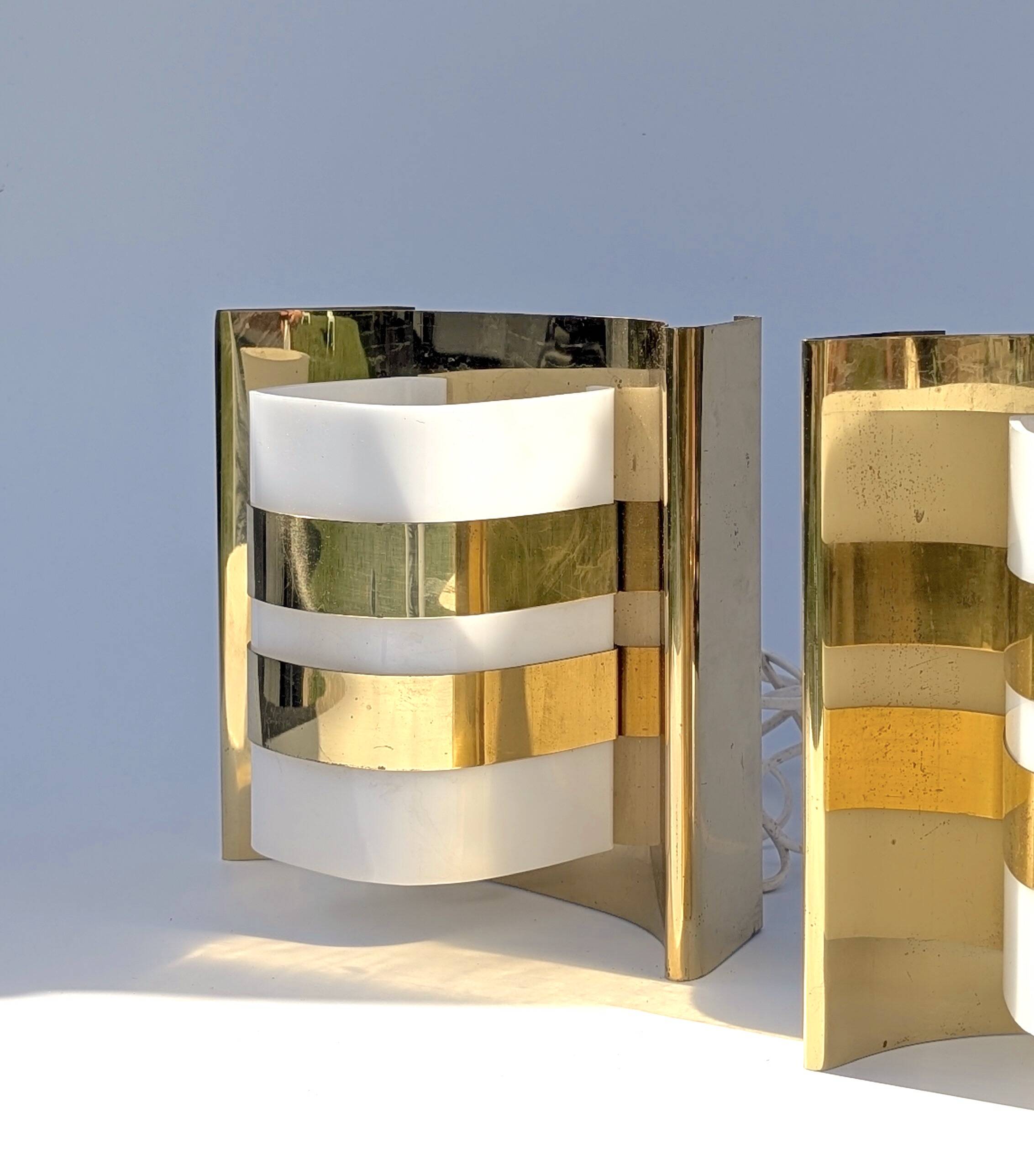 Pair of Hans-Agne Jakobsson V334/1 wall lamps in brass and opaline plastic