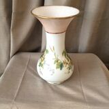 Superb vase in opaline 19th with floral decoration