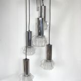 Chandelier cascade, 70
