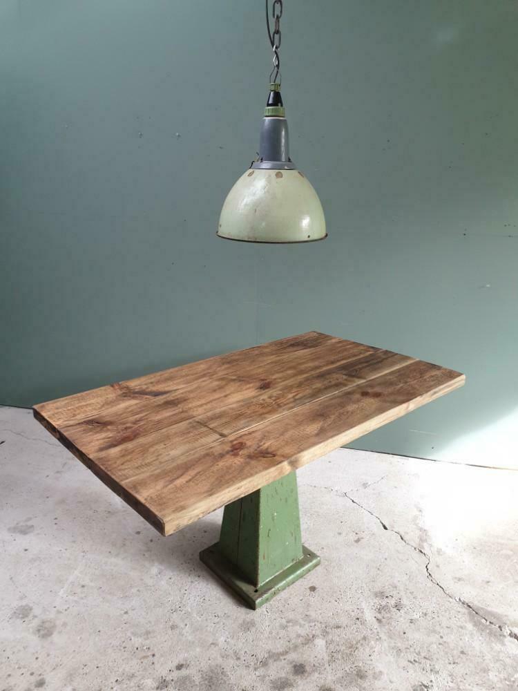 Table à manger industrielle