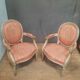 Paire de  fauteuil medaillon de style Louis XVI