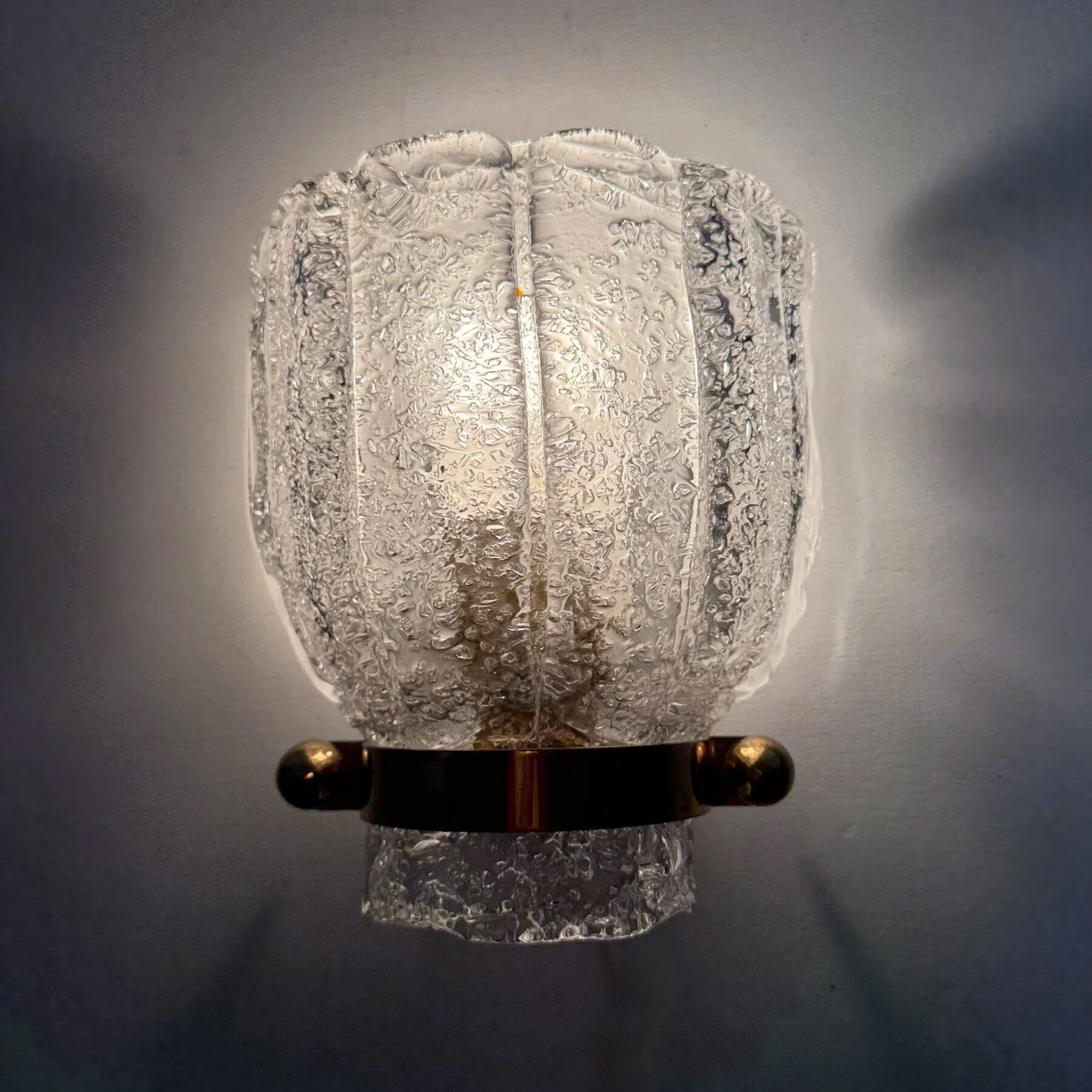 Vintage Hillebrand wall lamp ice glass with brass, 1970s Germany