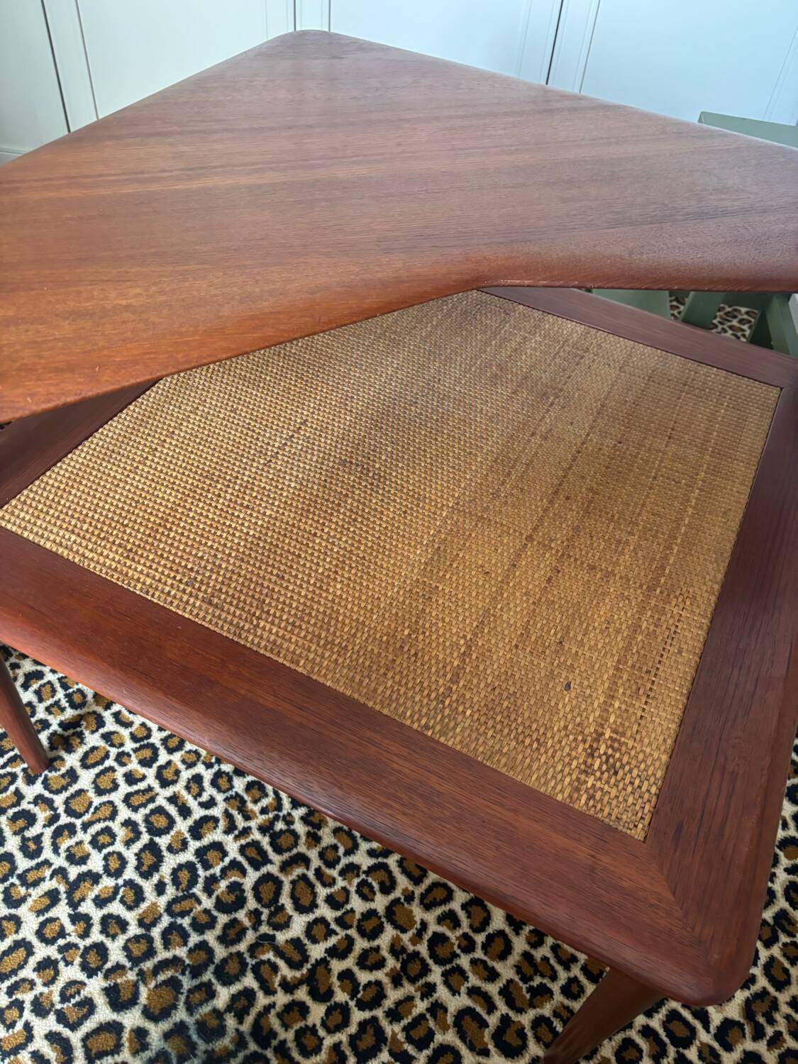 Scandinavian Minerva Table