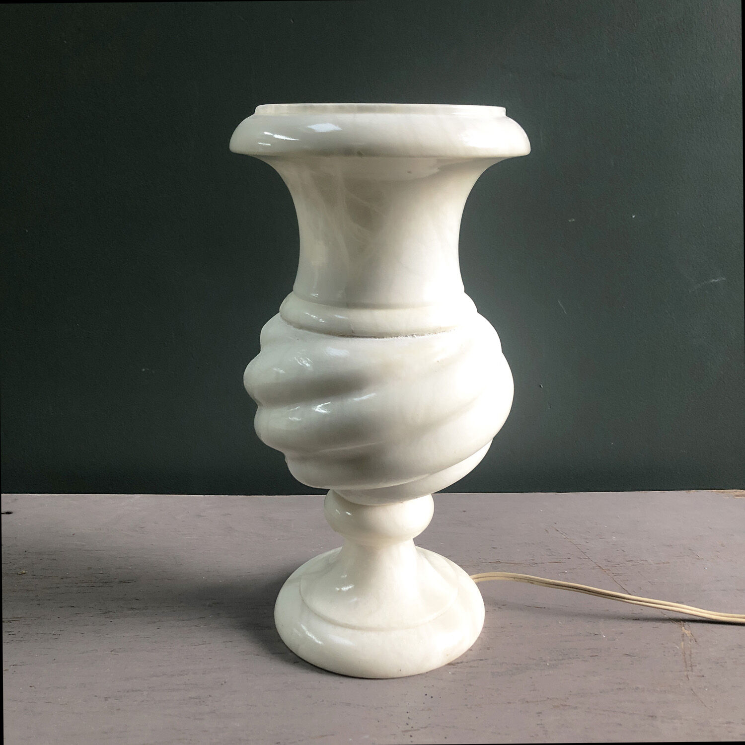 Twisted alabaster lamp