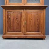 Armoire d'école en pin belge avec vitres nervurées