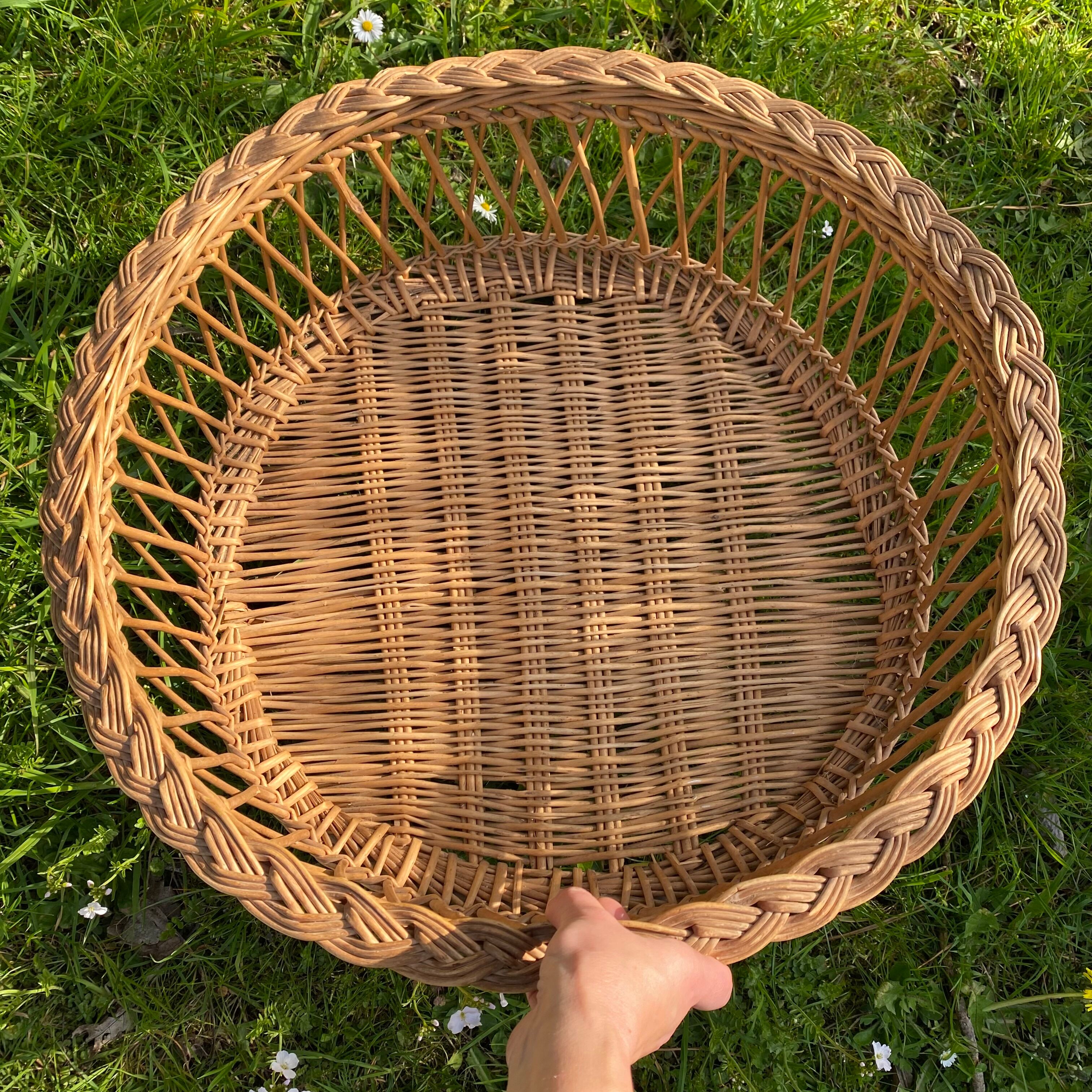 Woven wicker basket