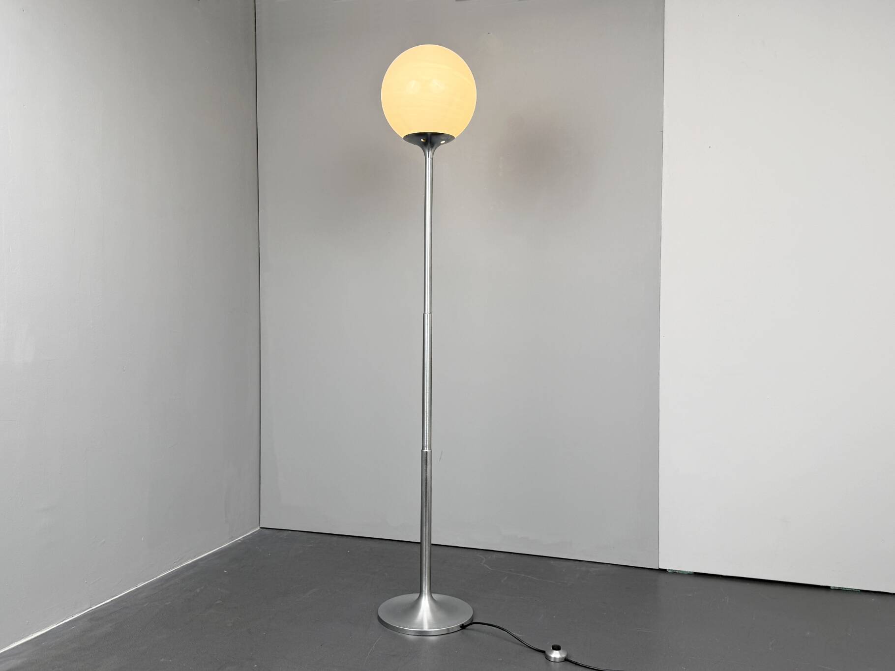 “Polluce” extendable floor lamp by Anna Fasolis & Enzo Mari for Artemide, 1960s