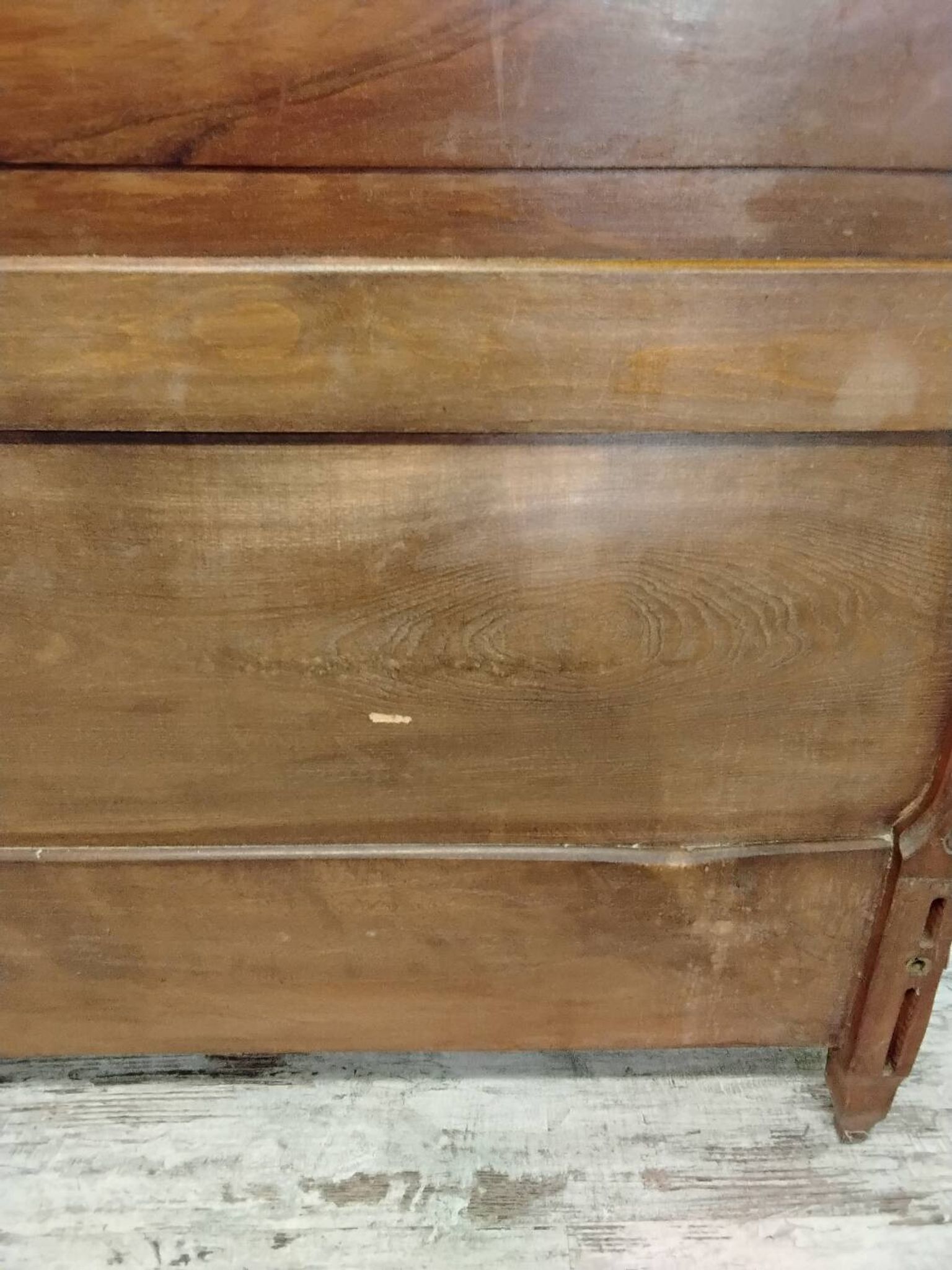 Headboard made of carved wood