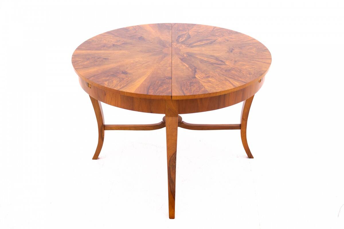 Art Deco round table from the 40s, Poland. After renovation.
