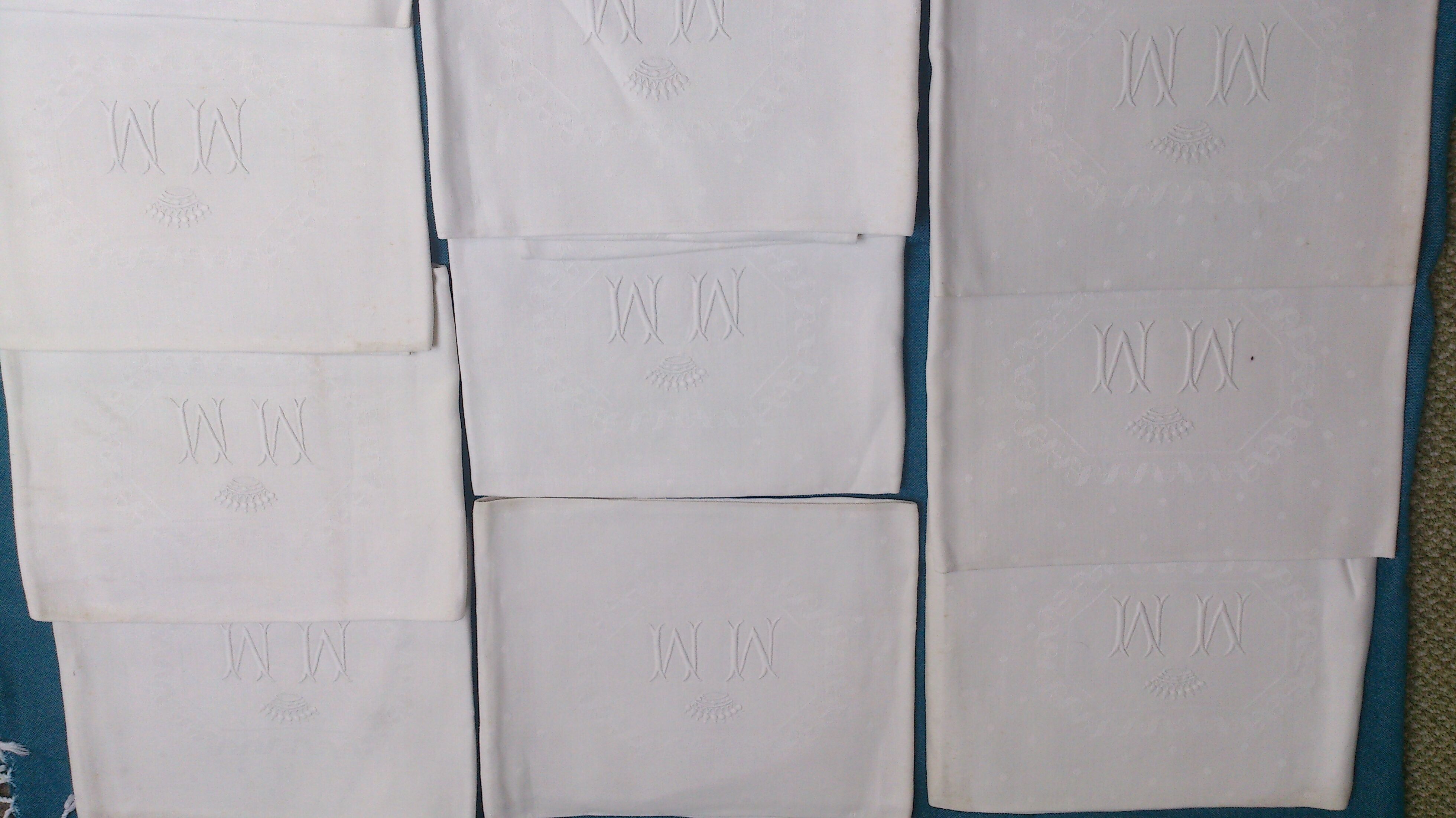 Set of 12 linen / cotton damask cloth napkins