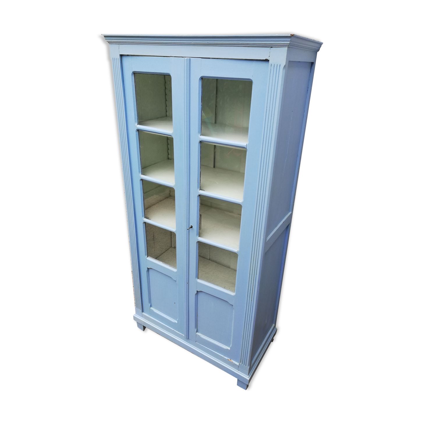 Small old showcase library