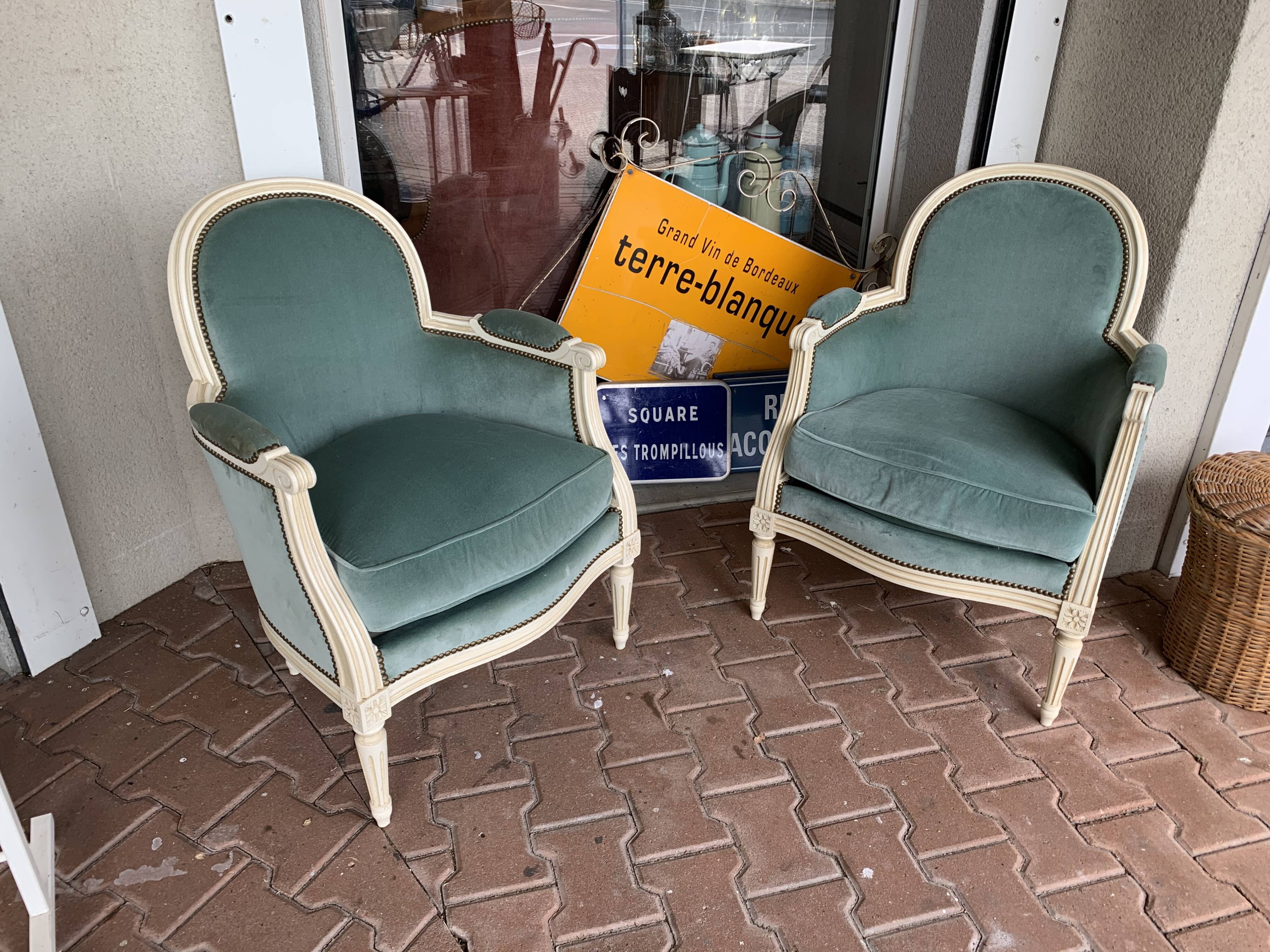Paire de fauteuils bergére