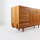 Buffet français des années 1950 en bois de cerisier massif.