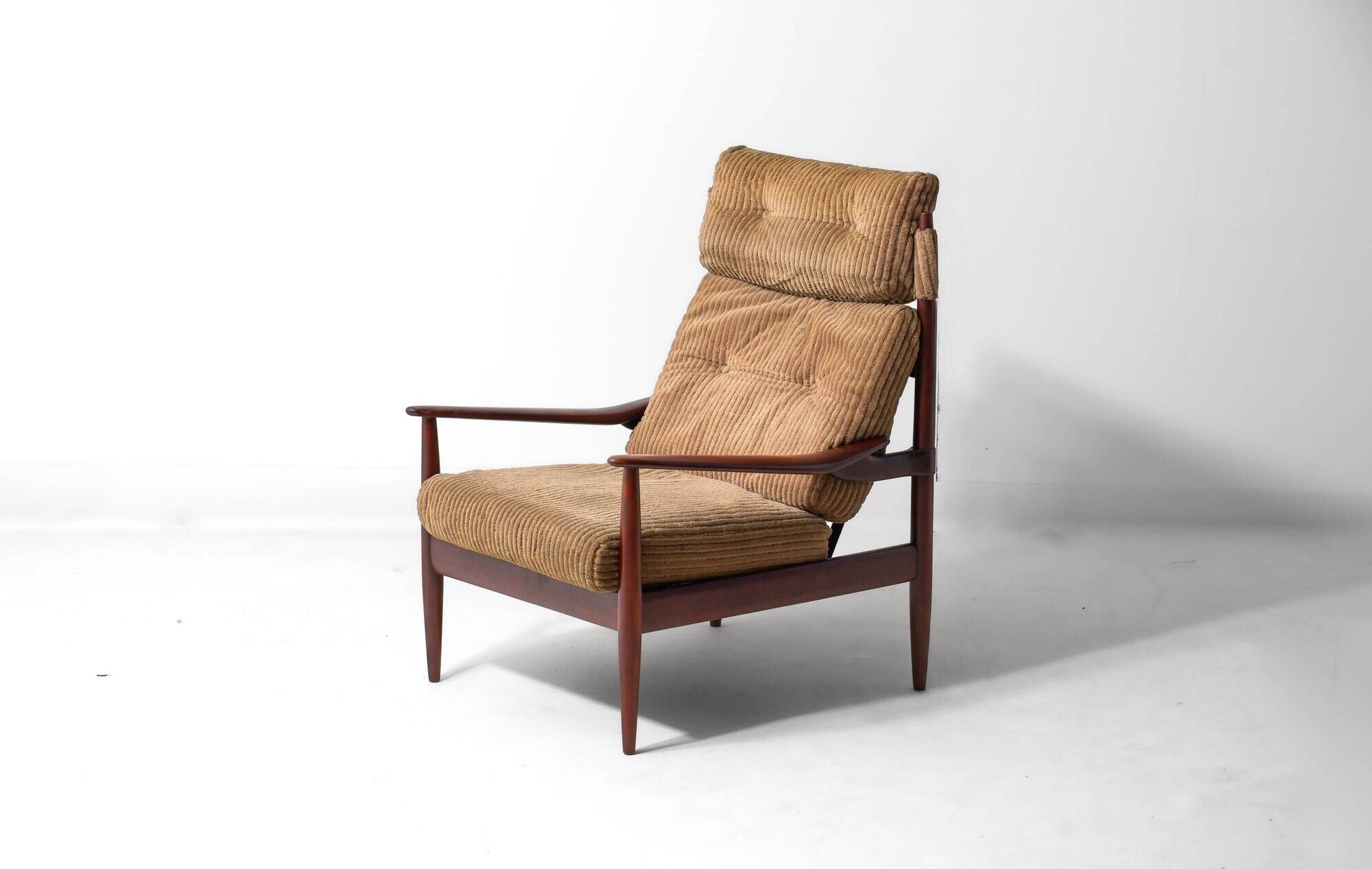 Fauteuil moutarde par BEKA, années 1960