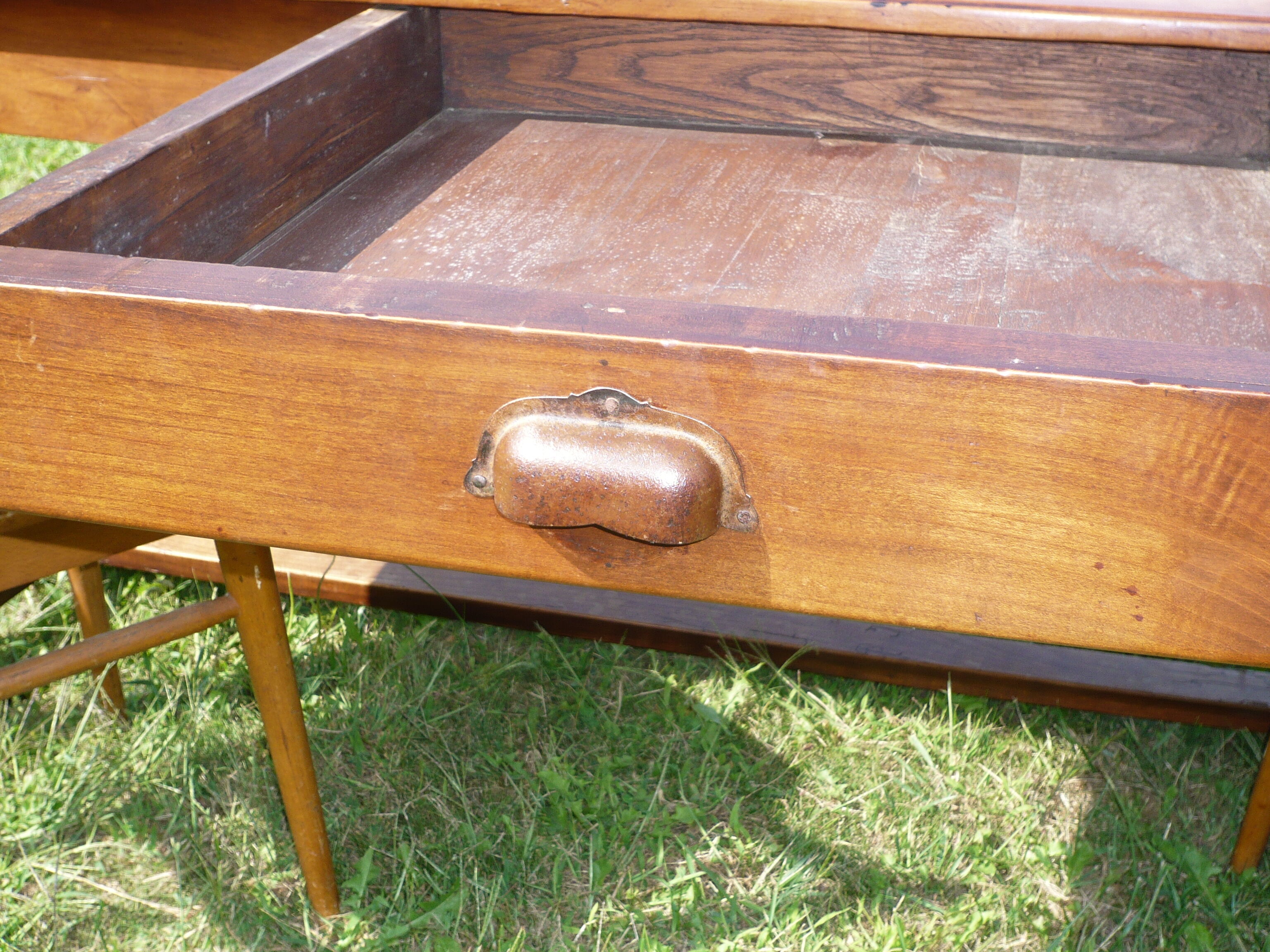 Farm table