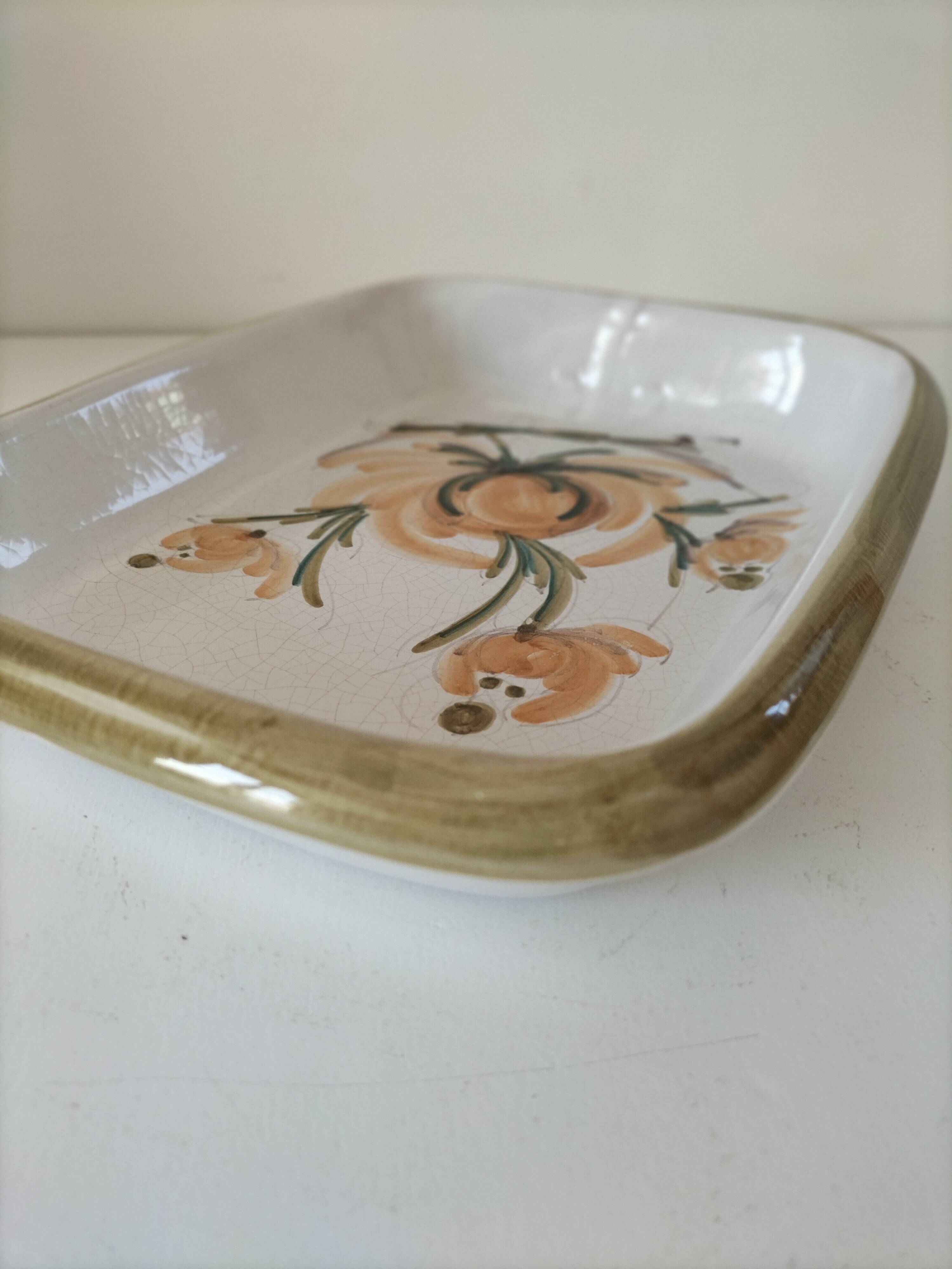 Ceramic dish from Maïthé pottery (Royan)