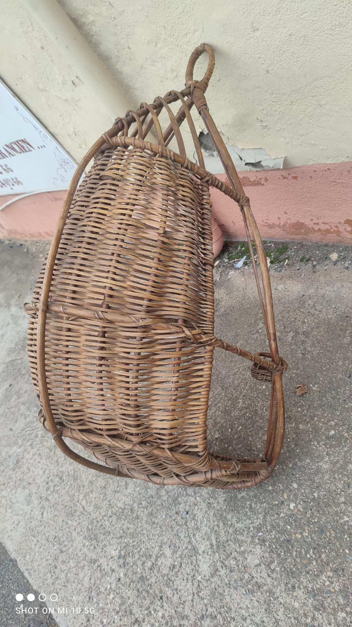 Rattan hanging egg chair