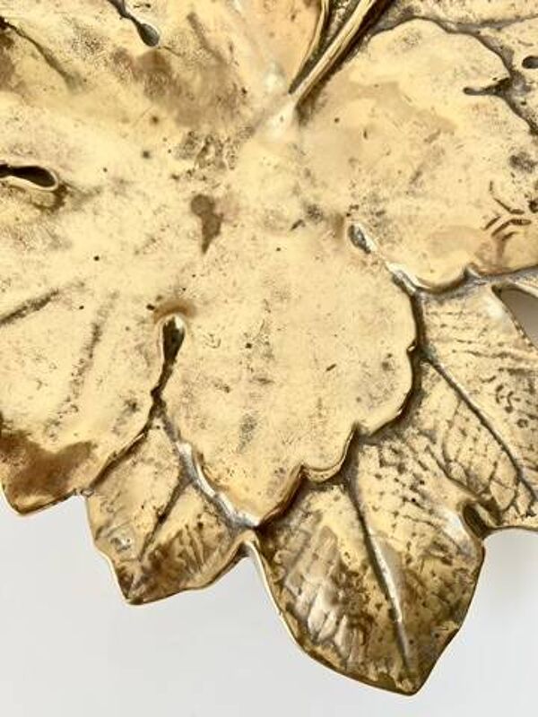 Plat décoratif en forme de feuille – Bronze doré – Début XXᵉ siècle