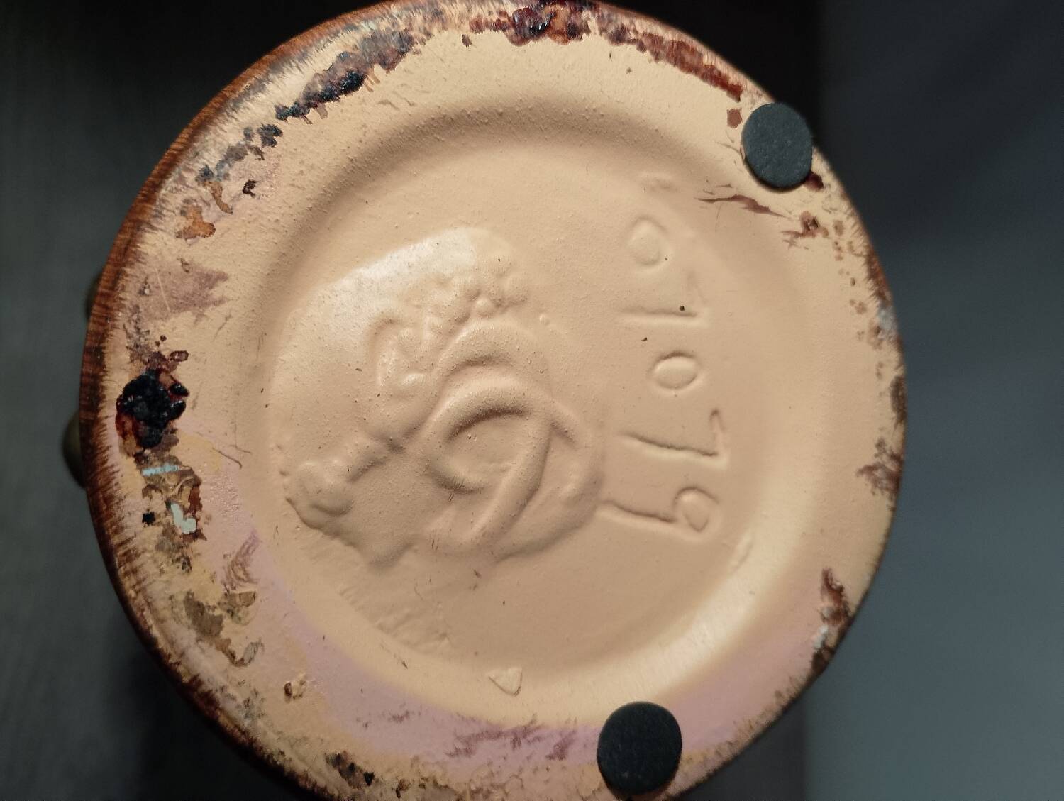 Vase collaboration between G de Bryun and Atelier Dubois at Bouffioulx.